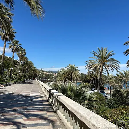 Historic Center Sanremo,10 Min To The Sea Апартаменты *