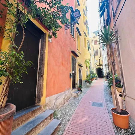 Апартаменты Historic Center Sanremo,10 Min To The Sea