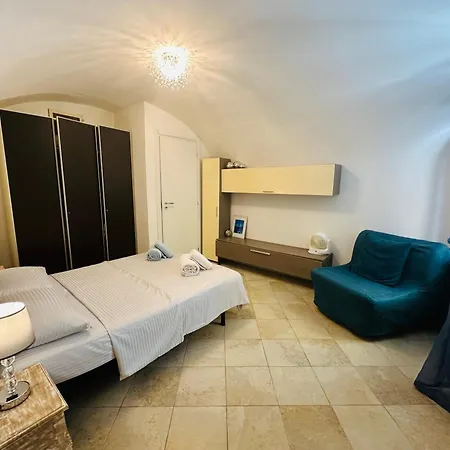 Апартаменты Historic Center Sanremo,10 Min To The Sea Санремо